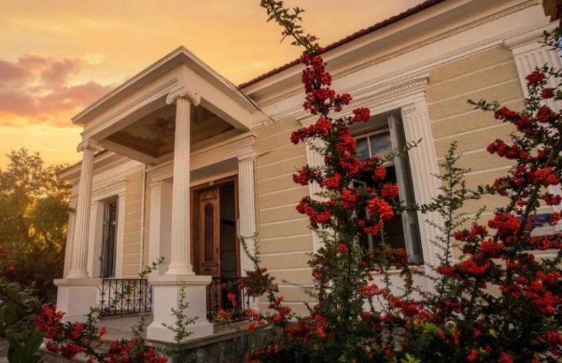 Chania Kreta, Chania: Außergewöhnliche neoklassizistische Villa im Herzen der Stadt zu verkaufen Haus kaufen